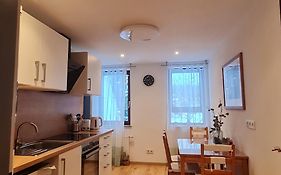 Schöne Ferienwohnung mit Balkon und Terrasse in ruhiger Lage